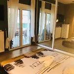 Zoza Luxury Isthmia By The Sea With Private Pool Kalamáki