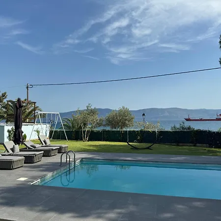 Zoza Luxury Isthmia By The Sea With Private Pool