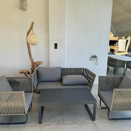 Zoza Luxury Isthmia By The Sea With Private Pool Kalamáki