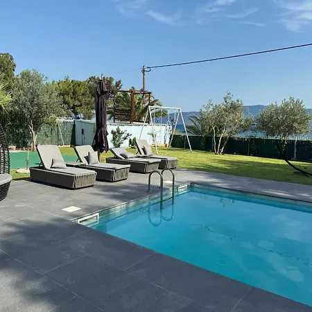 Villa Zoza Luxury Isthmia By The Sea With Private Pool