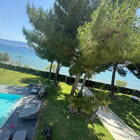 Zoza Luxury Isthmia By The Sea With Private Pool *