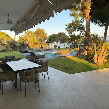 Zoza Luxury Isthmia By The Sea With Private Pool Villa Kalamáki