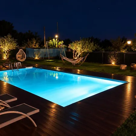 Villa Zoza Luxury Isthmia By The Sea With Private Pool