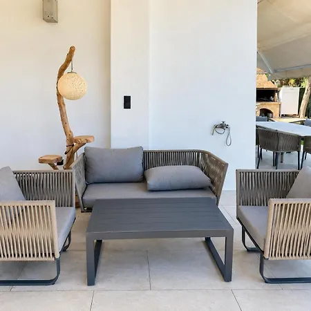 Villa Zoza Luxury Isthmia By The Sea With Private Pool