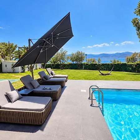 Zoza Luxury Isthmia By The Sea With Private Pool *