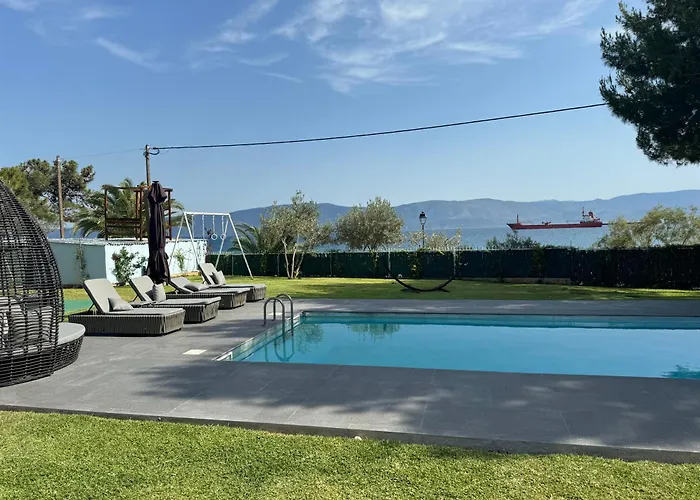 Zoza Luxury Isthmia By The Sea With Private Pool *