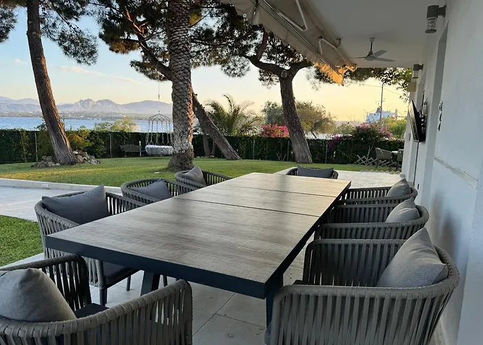 Zoza Luxury Isthmia By The Sea With Private Pool וילה Kalamáki