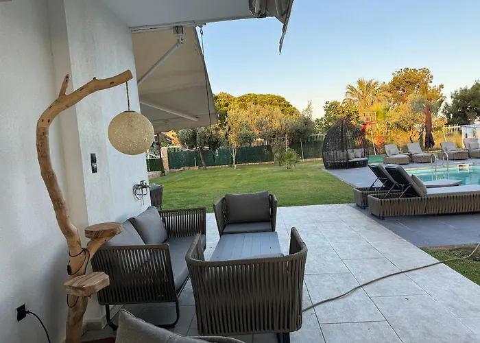 Zoza Luxury Isthmia By The Sea With Private Pool וילה