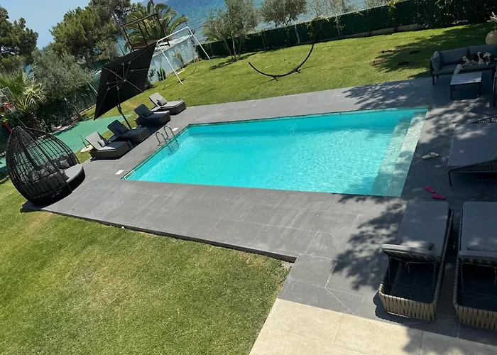 Zoza Luxury Isthmia By The Sea With Private Pool *