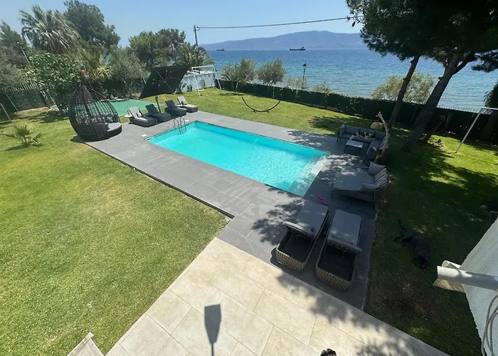 Zoza Luxury Isthmia By The Sea With Private Pool Βίλα Kalamáki